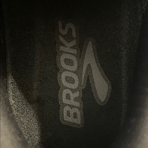 Brooks Black Ghost 2 Max - Picture 7 of 8